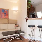 Bright Apt In The Heart Of Paris